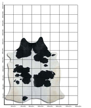Načíst obrázek do prohlížeče Galerie, Černá a bílá hovězí kůže XL