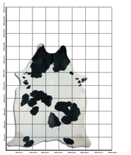Načíst obrázek do prohlížeče Galerie, Černá a bílá hovězí kůže XXL