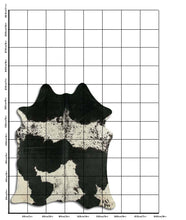 Načíst obrázek do prohlížeče Galerie, Exotická hovězí kůže L