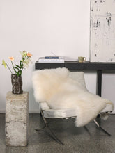 Načíst obrázek do prohlížeče Galerie, Bílá ovčí kůže