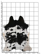 Načíst obrázek do prohlížeče Galerie, Černá a bílá hovězí kůže XXL