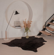 Načíst obrázek do prohlížeče Galerie, Exotická hovězí kůže XL