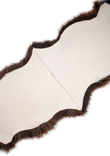 Įkelti vaizdą į galerijos rodinį, Susiūtas dvigubas baltas avikailis
