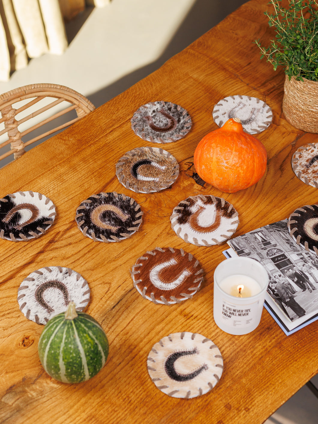 Podtácek z hovězí kůže