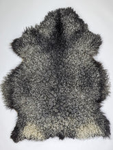 Načíst obrázek do prohlížeče Galerie, Ovčí kůže XL
