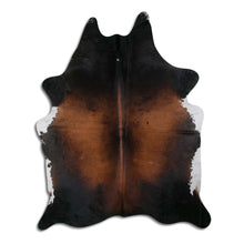 Načíst obrázek do prohlížeče Galerie, Tříbarevná hovězí kůže XXL
