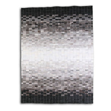 Įkelti vaizdą į galerijos rodinį, Natūralus rankų darbo kilimas &quot;PHENOMENON&quot; (pilkas)
